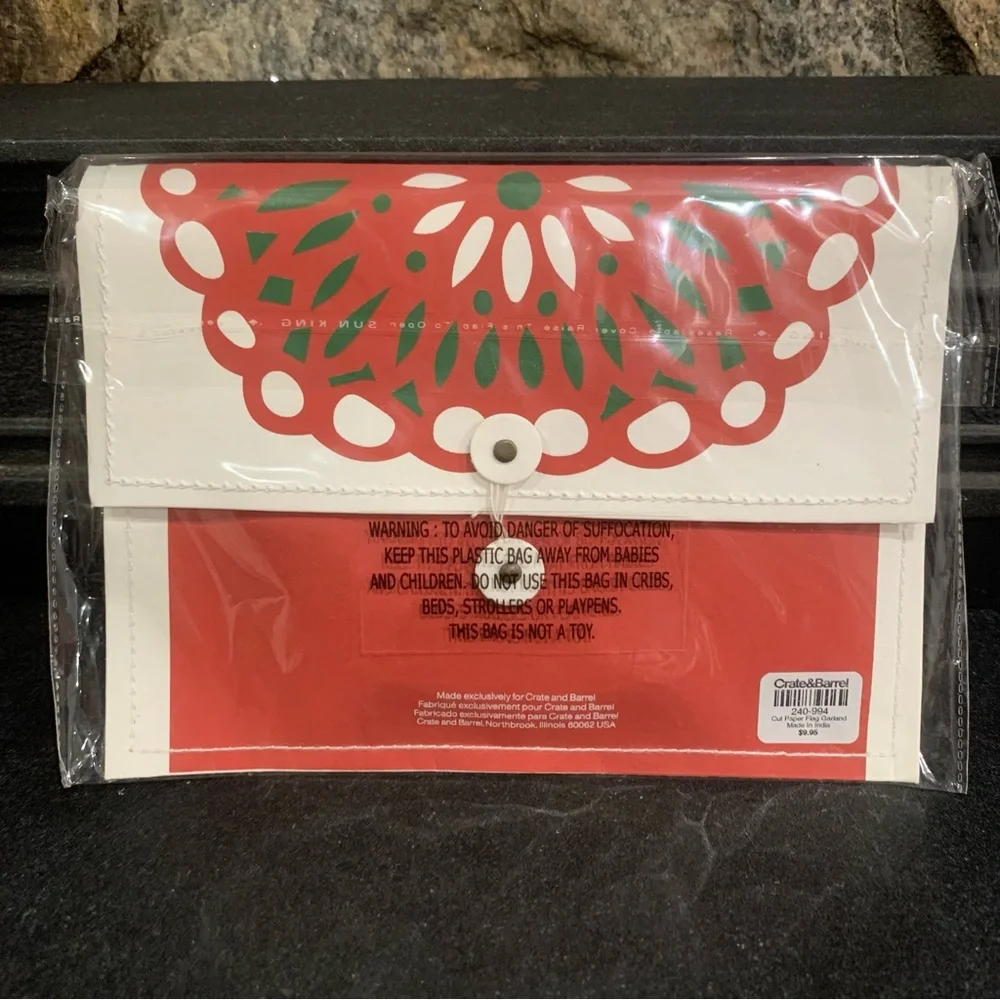 Crate & Barrel Cut Paper Flag Garland 6 ft/ 183 cm Brand New